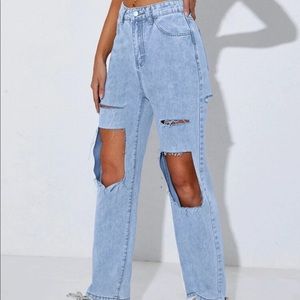 NWT High Waisted Ripped Straight Leg Jeans